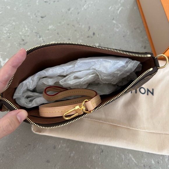 Louis Vuitton Pochette Accessoires Monogram Canvas Shoulderbag Handbag - Picture 10 of 11